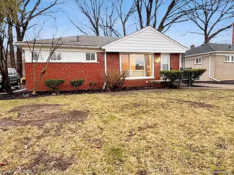 21731 Church St, Oak Park, MI 48237