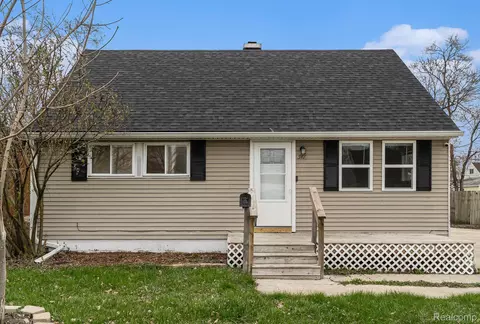 541 Woodlawn Ave, Ypsilanti, MI 48198