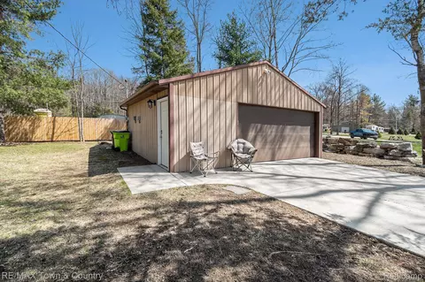 4071 Lakeside Dr, Beaverton, MI 48612