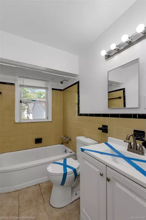 Bath - 6306 Farmbrook St, Detroit, MI 48224 photo 2 of 3