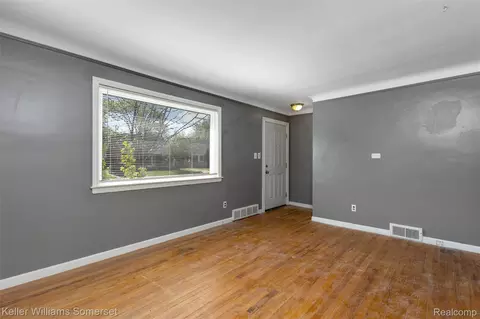 Living - 6306 Farmbrook St, Detroit, MI 48224 photo 2 of 2
