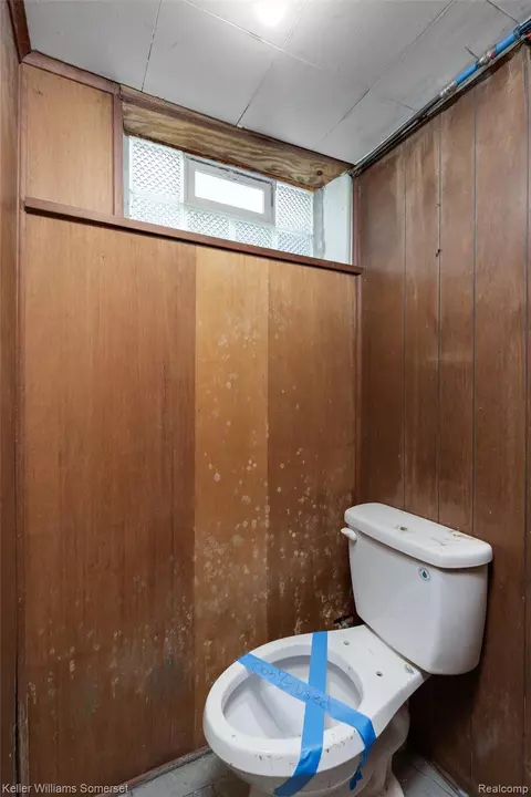 Bath - 6306 Farmbrook St, Detroit, MI 48224 photo 3 of 3