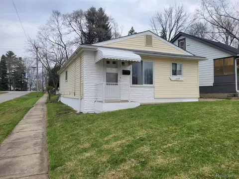 15796 Lola Dr, Redford, MI 48239
