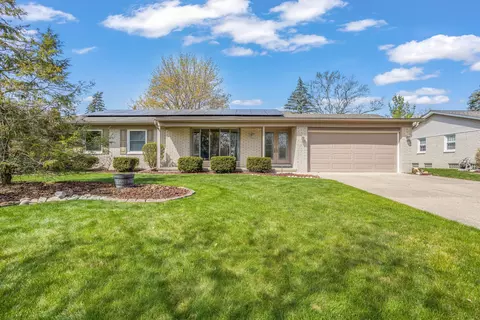 18681 Fairway St, Livonia, MI 48152