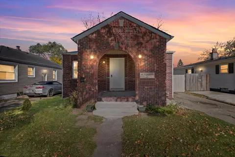 567 E Madison Ave, Pontiac, MI 48340