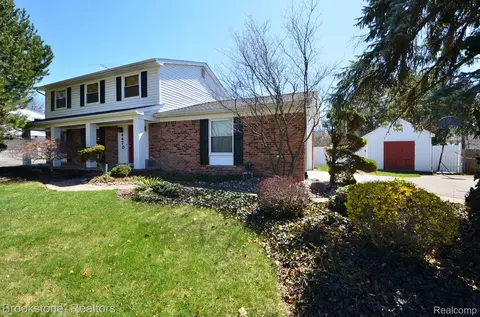 4470 Perry Rd, Grand Blanc, MI 48439