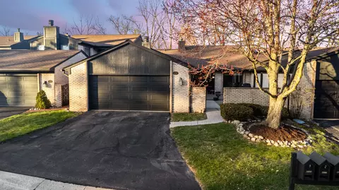 4237 Sawgrass Dr, Bloomfield Hills, MI 48302