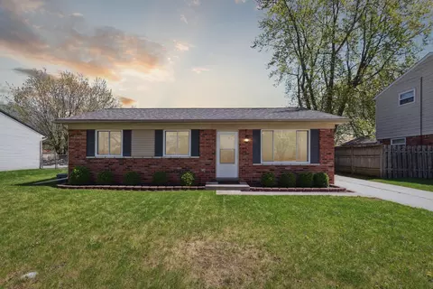 29701 Cambridge St, Flat Rock, MI 48134