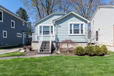 2939 Thomas Ave, Berkley, MI 48072