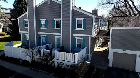 21142 E Glen Haven Cir, Northville, MI 48167