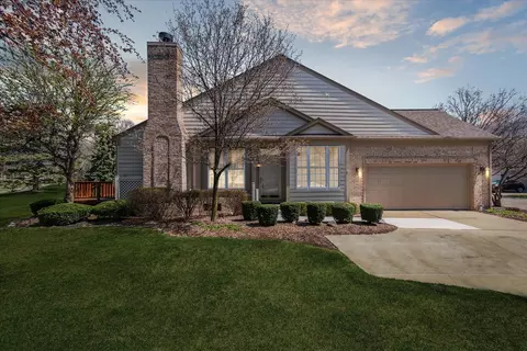 39472 Edgewater Dr, Northville, MI 48168