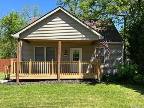 22332 Homestead St, Taylor, MI 48180