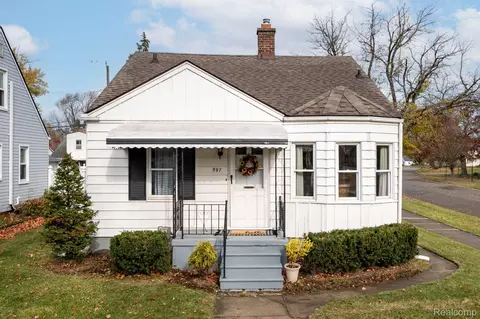 597 Markle Ave, Pontiac, MI 48340