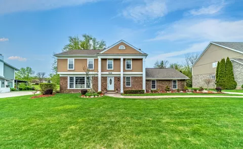 5628 Warrenshire Dr, West Bloomfield, MI 48322