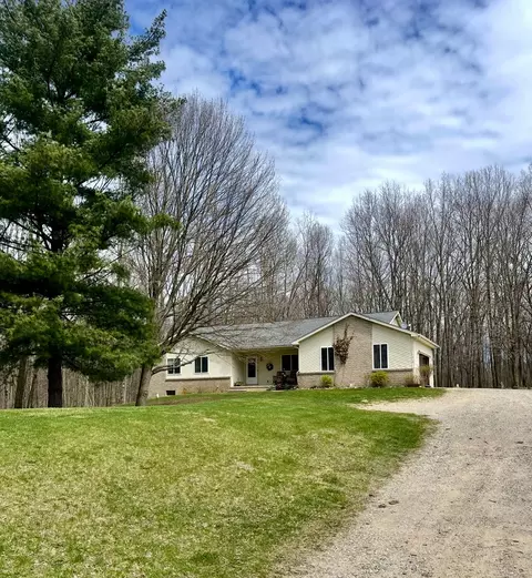 7312 Linden Rd, Tyrone, MI 48430