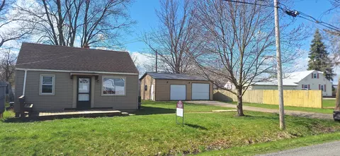 2210 Kosta St, Burton, MI 48529