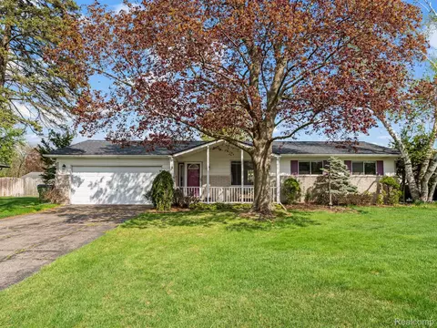 53810 Bruce Hill Dr, Shelby Township, MI 48316