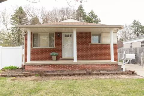 12625 Hipp St, Taylor, MI 48180