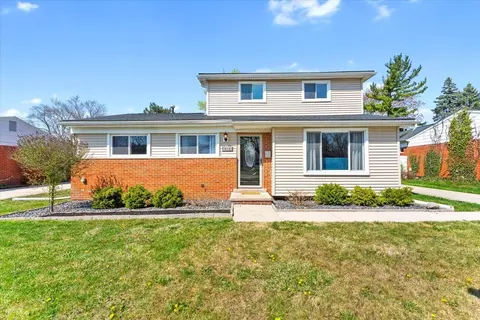 14121 Harrison St, Livonia, MI 48154