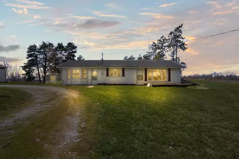 10610 N Adrian, Franklin, MI 49286