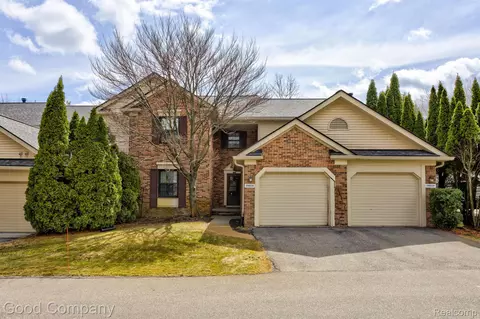 29804 Indian Trl, Farmington Hills, MI 48331