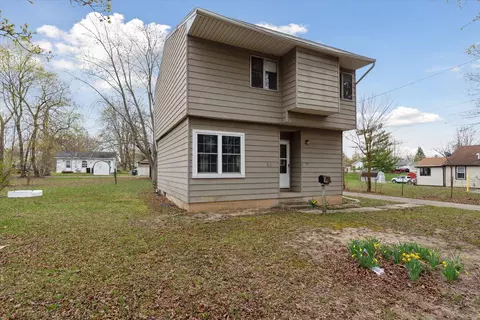 811 Howell Ave, Adrian, MI 49221
