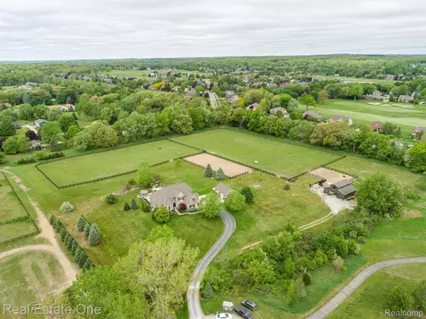 690 Spiroff, Highland, MI 48380