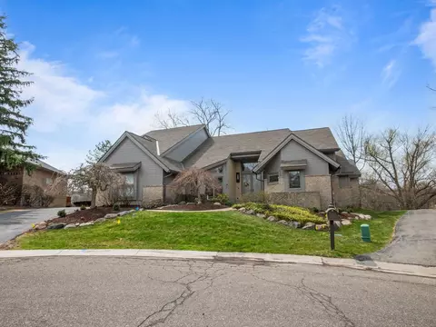 2960 Oakbrooke, West Bloomfield, MI 48323