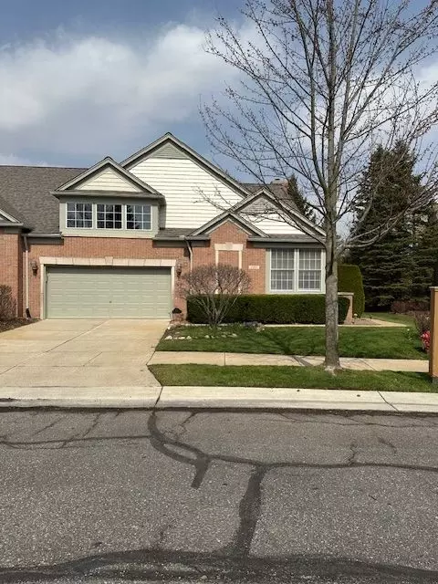5081 Belmonte Dr, Oakland, MI 48306