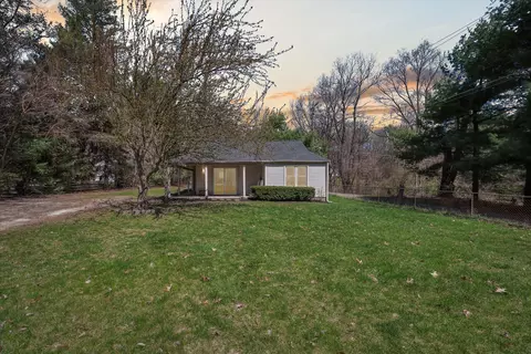 7847 Herbst Rd, Genoa, MI 48114
