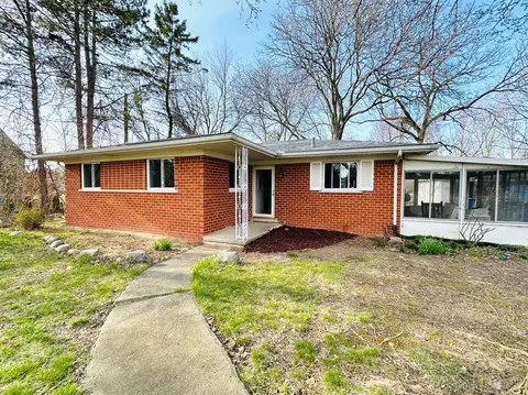 46910 Cherry Hill Rd, Canton, MI 48187