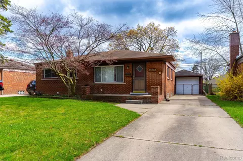 33269 Florence St, Garden City, MI 48135