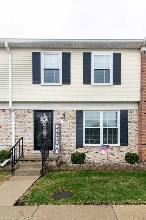 17285 Rudgate St, Southgate, MI 48195