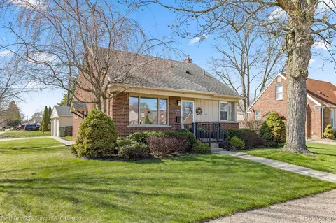 8050 Park Ave, Allen Park, MI 48101