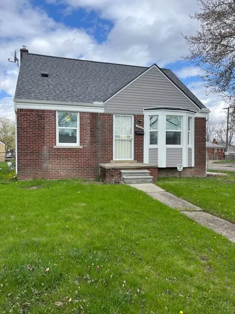 19659 Kelly Rd, Harper Woods, MI 48225