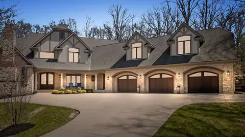 3027 S Hill Rd, Milford, MI 48381