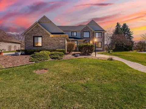 43261 Chardonnay Dr, Sterling Heights, MI 48314