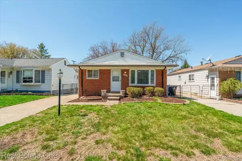 8041 Fremont St, Westland, MI 48185