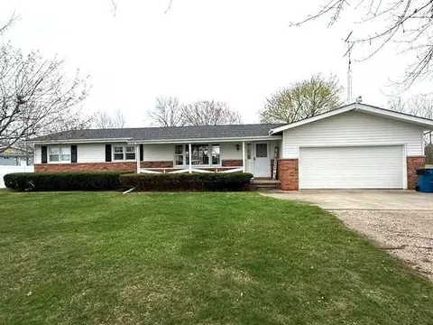 2070 Suzanne Dr, Clayton, MI 48473