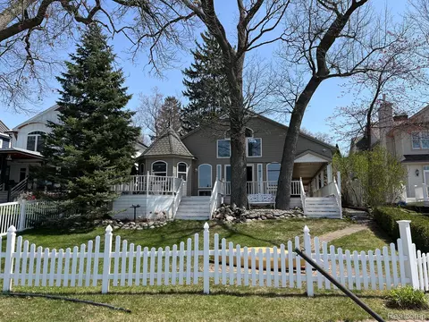 1864 Point St, Commerce, MI 48382