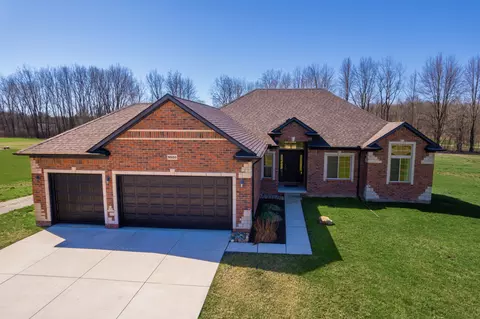 8520 Almont Rd, Almont, MI 48003
