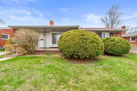 3234 Concord St, Trenton, MI 48183