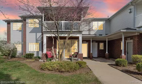 14222 Moravian Manor Cir, Sterling Heights, MI 48312