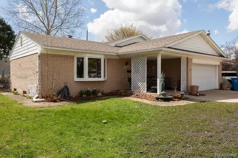 26225 Cecile St, Dearborn Heights, MI 48127
