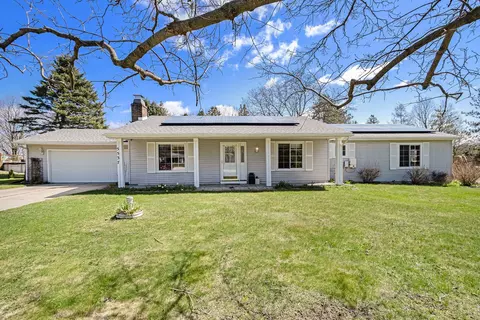 5537 Vassar Rd, Grand Blanc, MI 48439