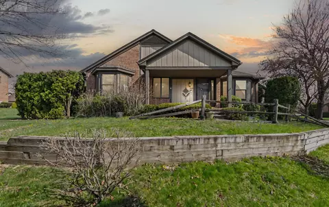 269 Meadow Bridge Dr, Rochester Hills, MI 48307