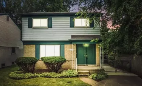 17285 Stratford Dr, Southfield, MI 48075