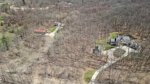 3027 S Rd, Milford, MI 48381