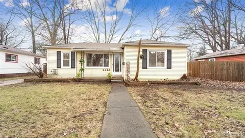 4472 Edmund St, Wayne, MI 48184