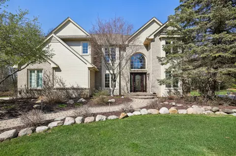 1391 Woodbridge Crt Ct, Wixom, MI 48393